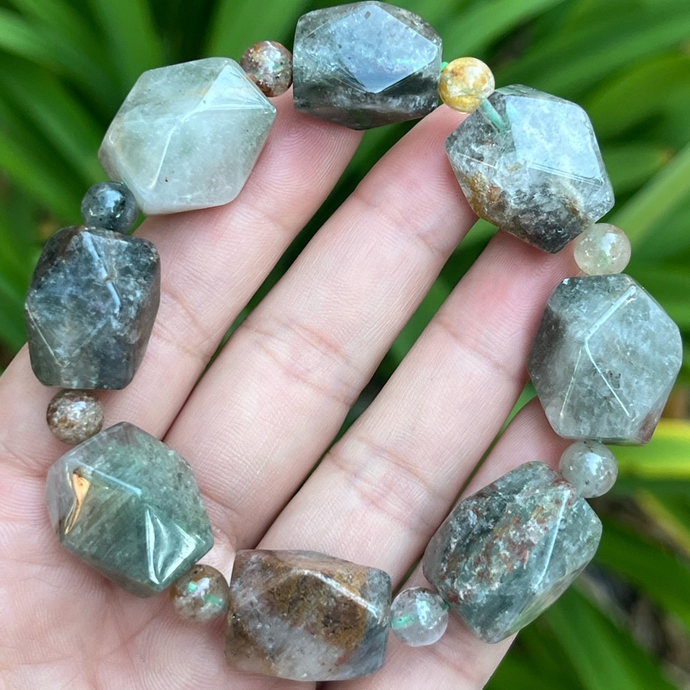 14mm stretchable faceted‎ garden quartz bracelet